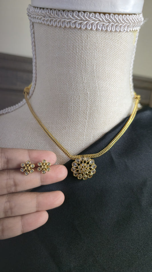 Thin Choker Gold finish matching studs Trendy Jewellery set