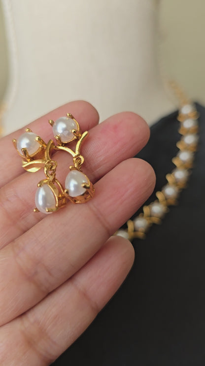INDIAN PEARL NECKLACE GOLD finish set with matching earrings