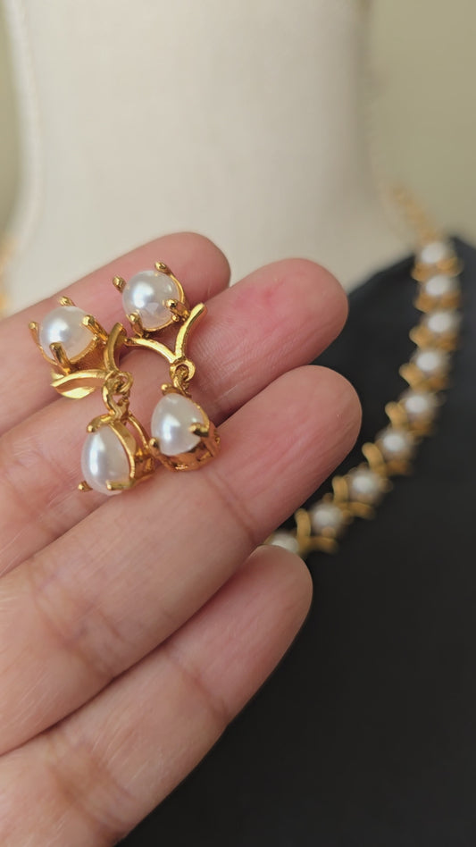 INDIAN PEARL NECKLACE GOLD finish set with matching earrings