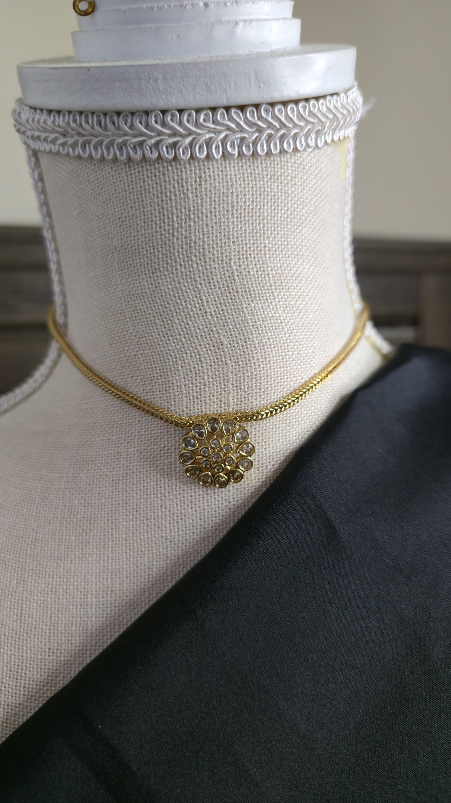 Thin Choker Gold finish matching studs Trendy Jewellery set