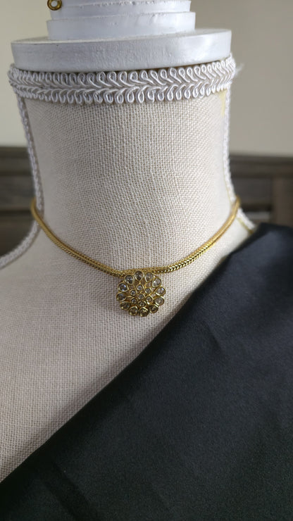 Thin Choker Gold finish matching studs Trendy Jewellery set