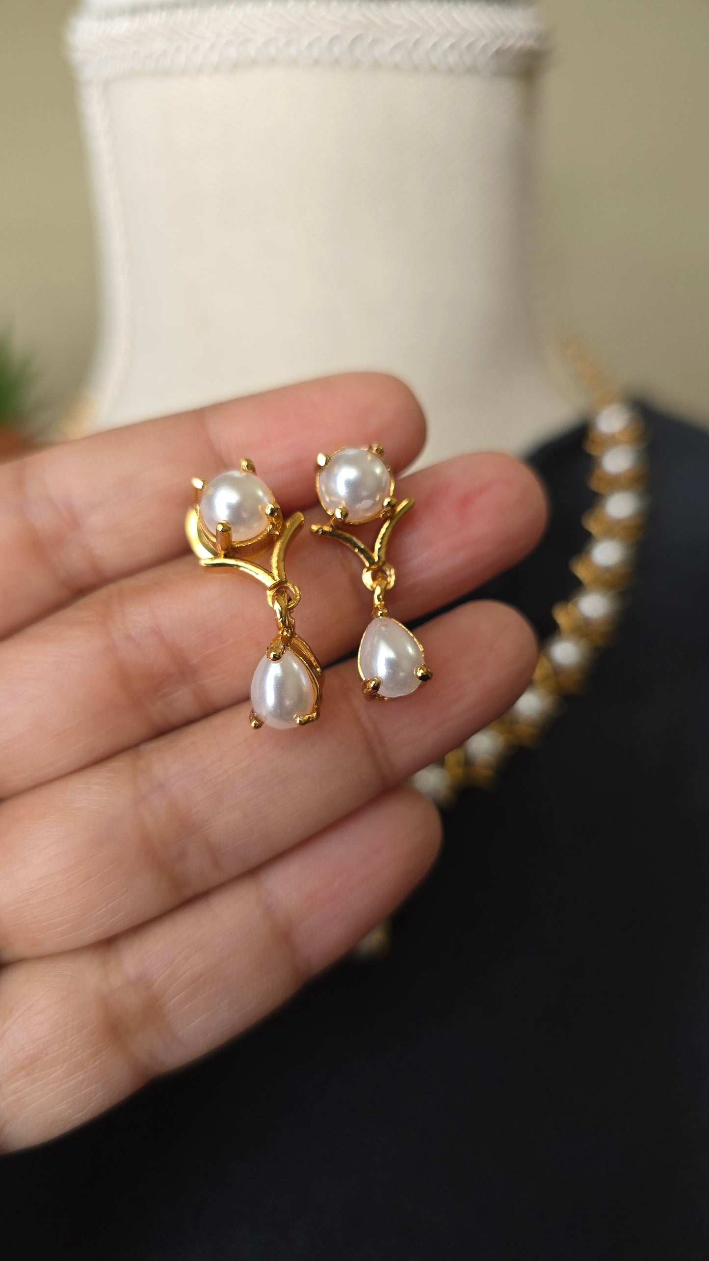 INDIAN PEARL NECKLACE GOLD finish set with matching earrings