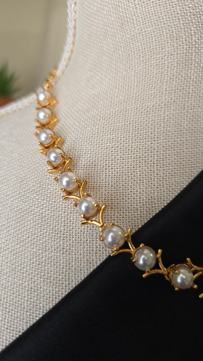 INDIAN PEARL NECKLACE GOLD finish set with matching earrings